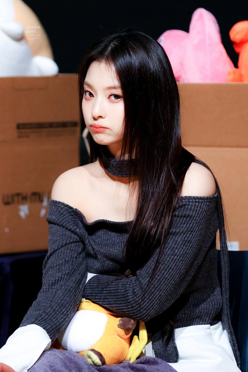 프로미스나인 이나경