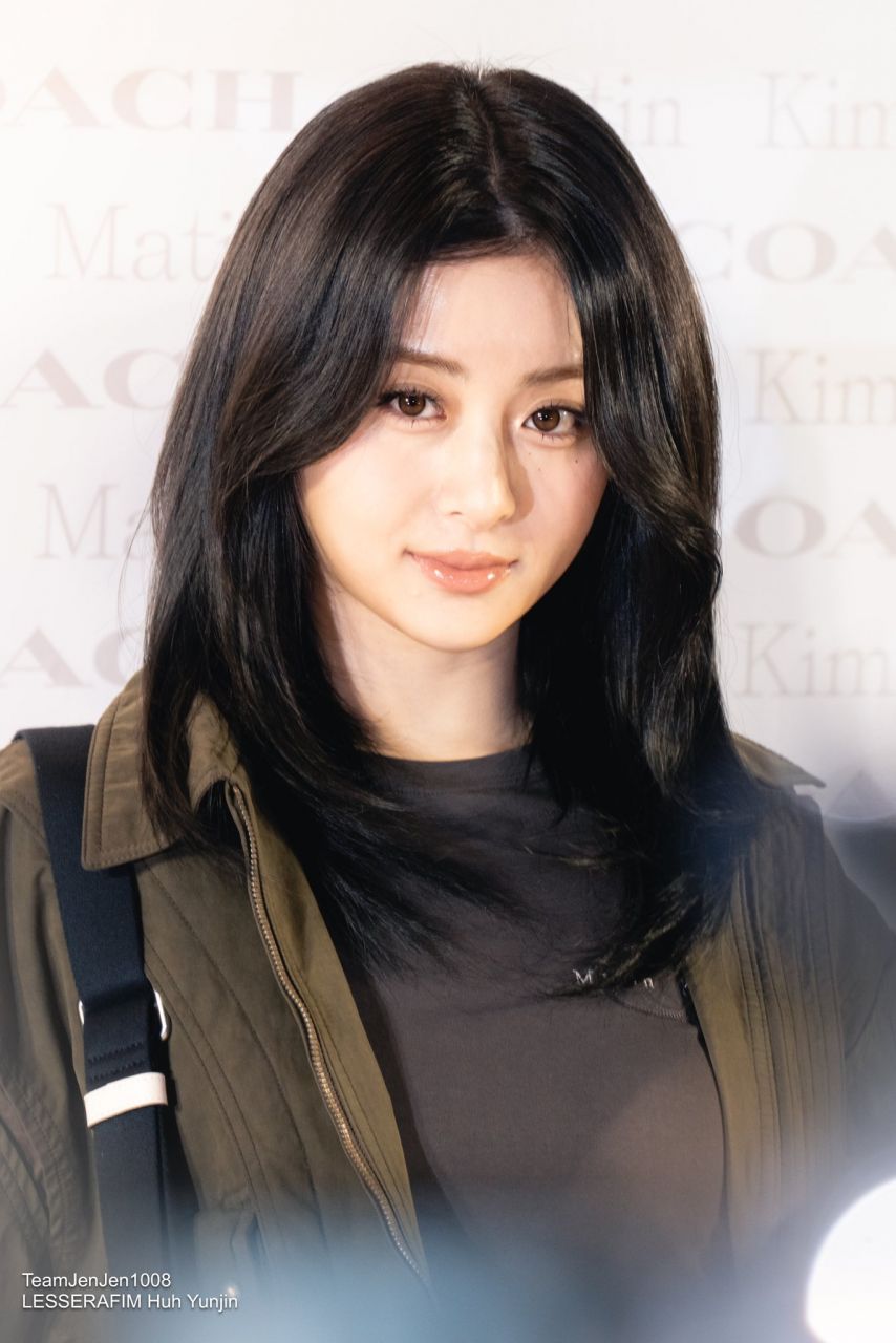[르세라핌] 미드필더 허윤진 ..... FIM UNITED