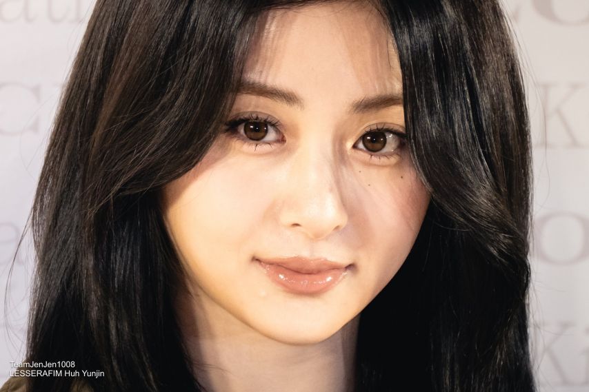 [르세라핌] 미드필더 허윤진 ..... FIM UNITED