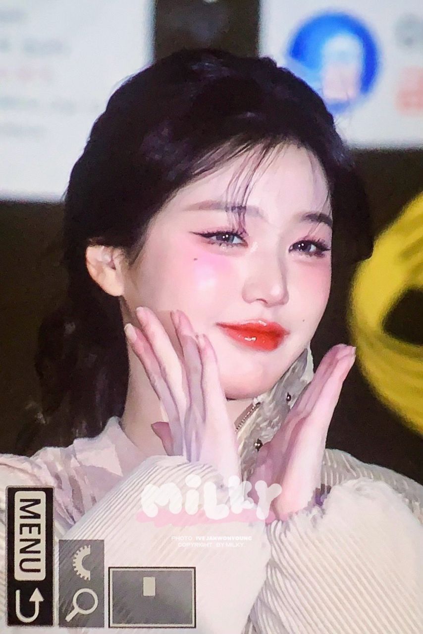 오늘자 뮤직뱅크 퇴근길 장원영(아이브)