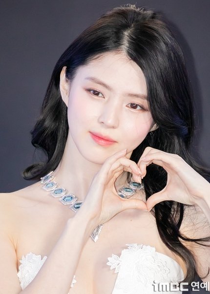 과감한 드레스 한소희