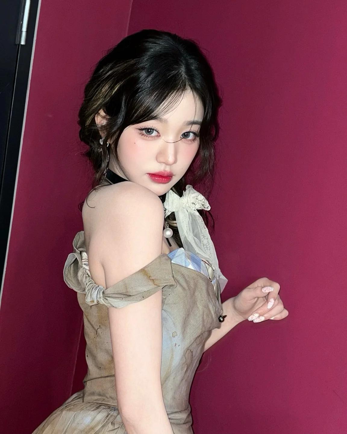 잔망스러운 표정으로 챌린지 찍는 아이브 장원영 과감한 윗슴골