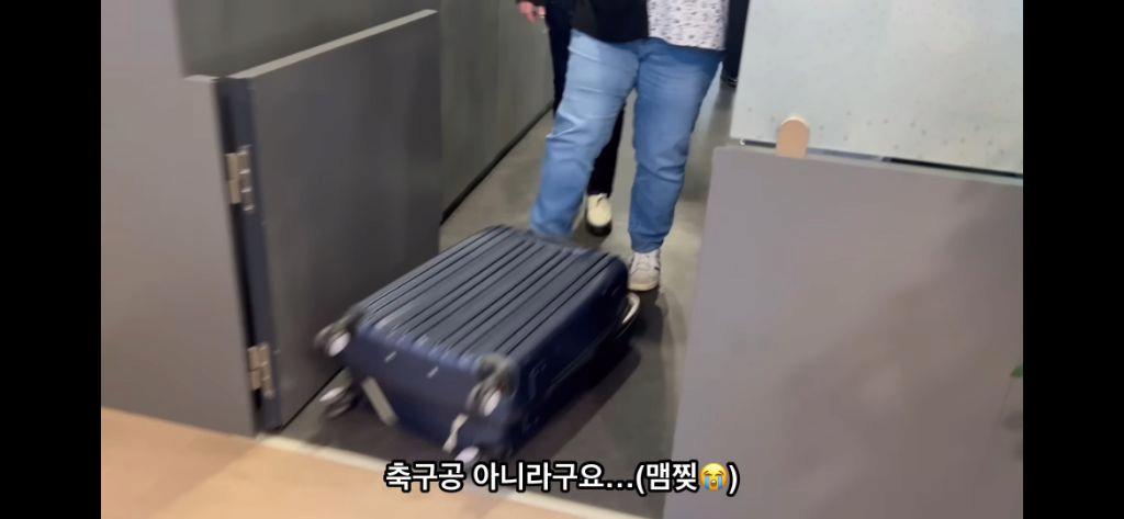 프랑스 여행 중 캐리어 털린 유튜버 ㄷㄷㄷ.