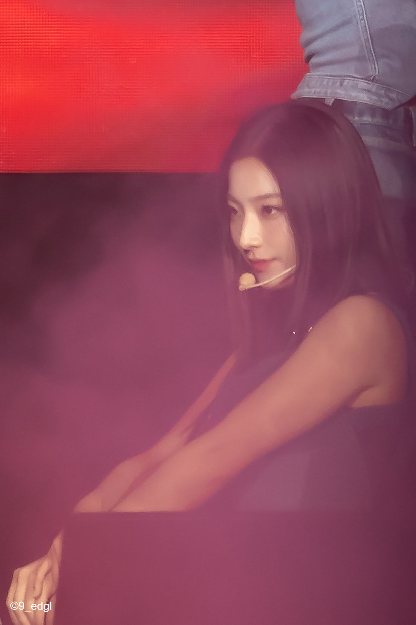 프로미스나인 새롬