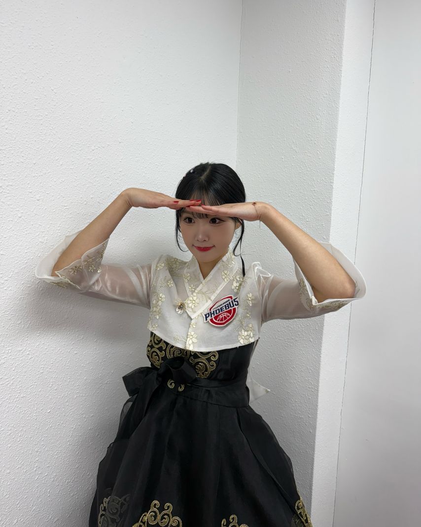 최홍라