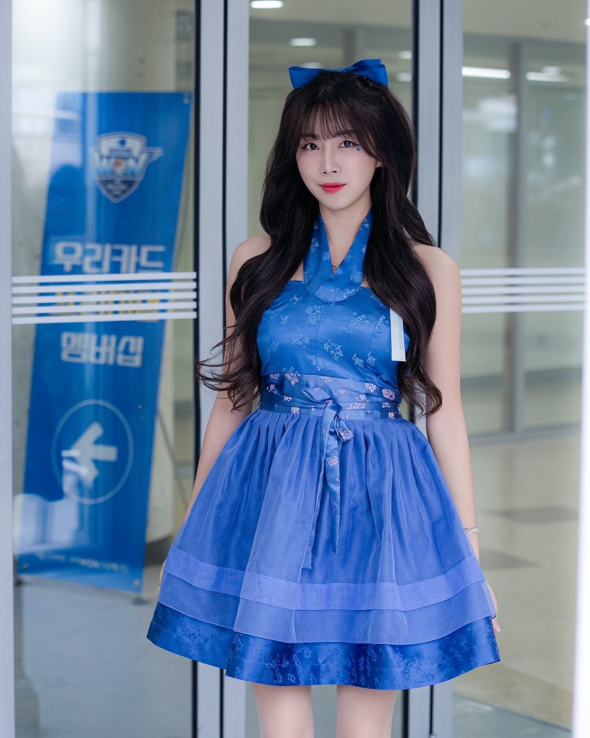 안지현