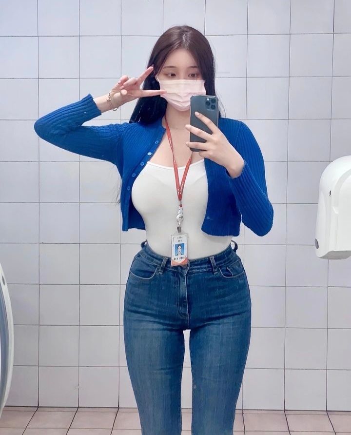 초기 모델 활동 시절이 더 섹시했던 김현영 치어리더.mp