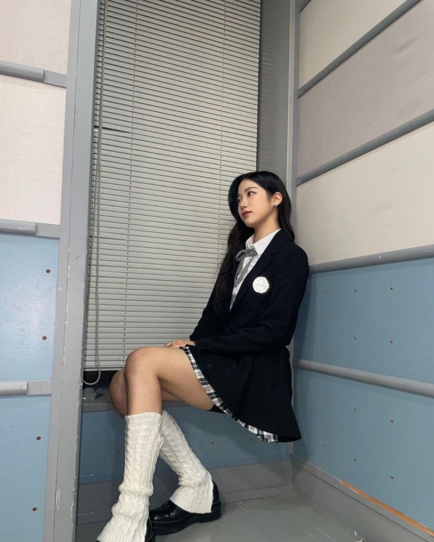청순한 외모와 다르게 허벅지가 탄탄한 르세라핌 카즈하