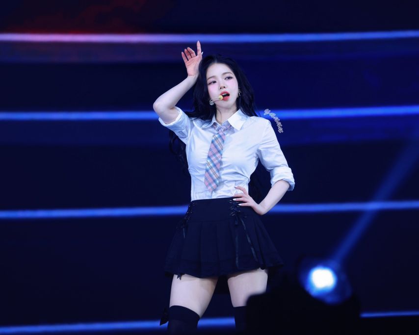 고급지고 섹시한 미모의 정점이였던 에스파 카리나 첫사랑니 무대