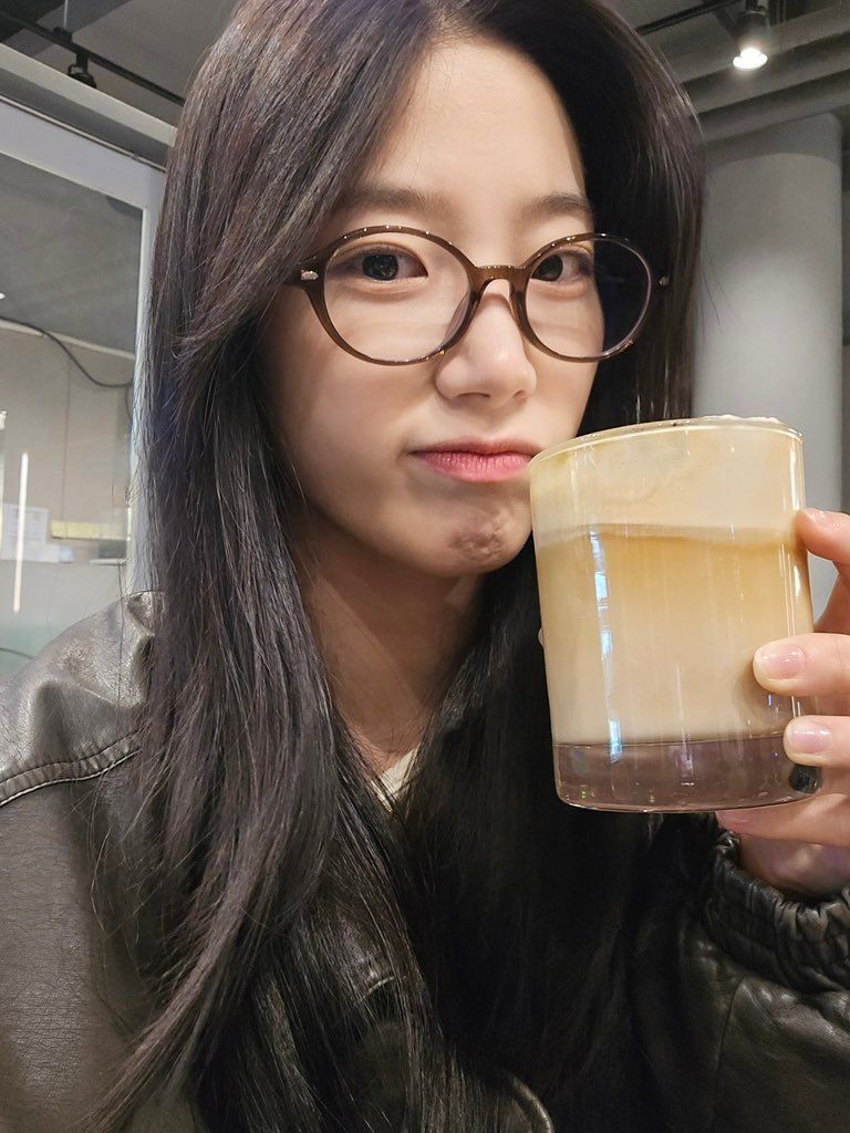 [르세라핌] 카즈하 ..... LADOR