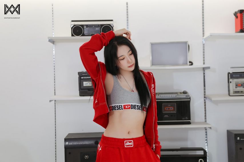 이채연 시즌그리팅 비하인드