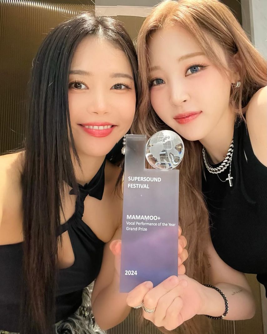 솔라 (마마무) SNS