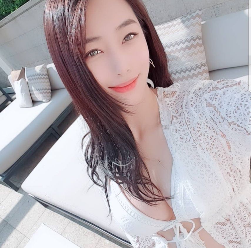 전 걸그룹 출신의 라니아 혜미 화보촬영