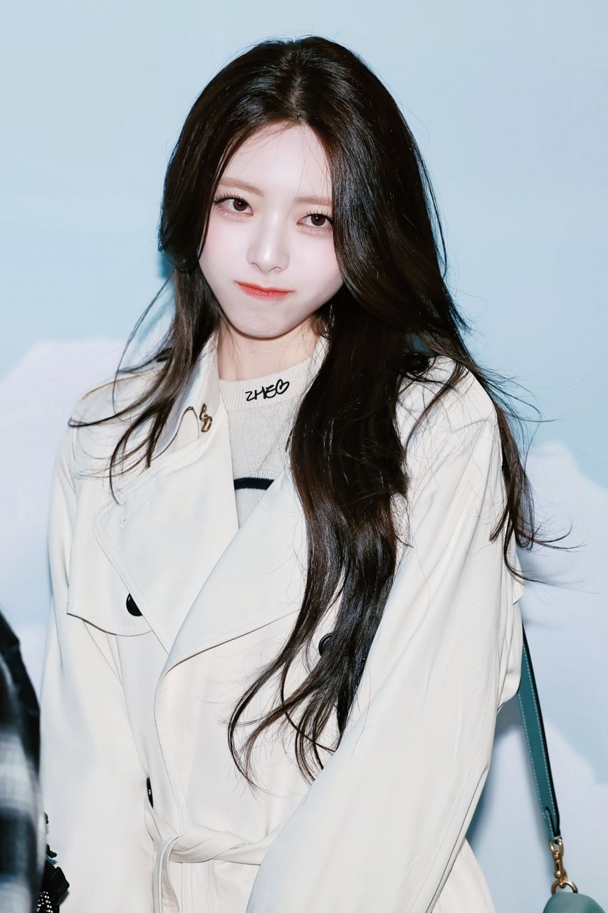 오늘자 ITZY 유나