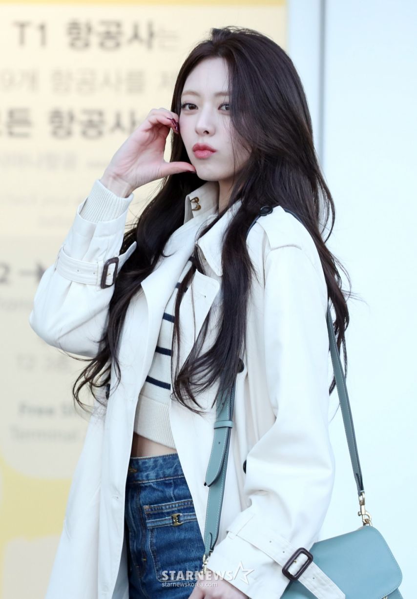[ITZY] 유나 공항패션
