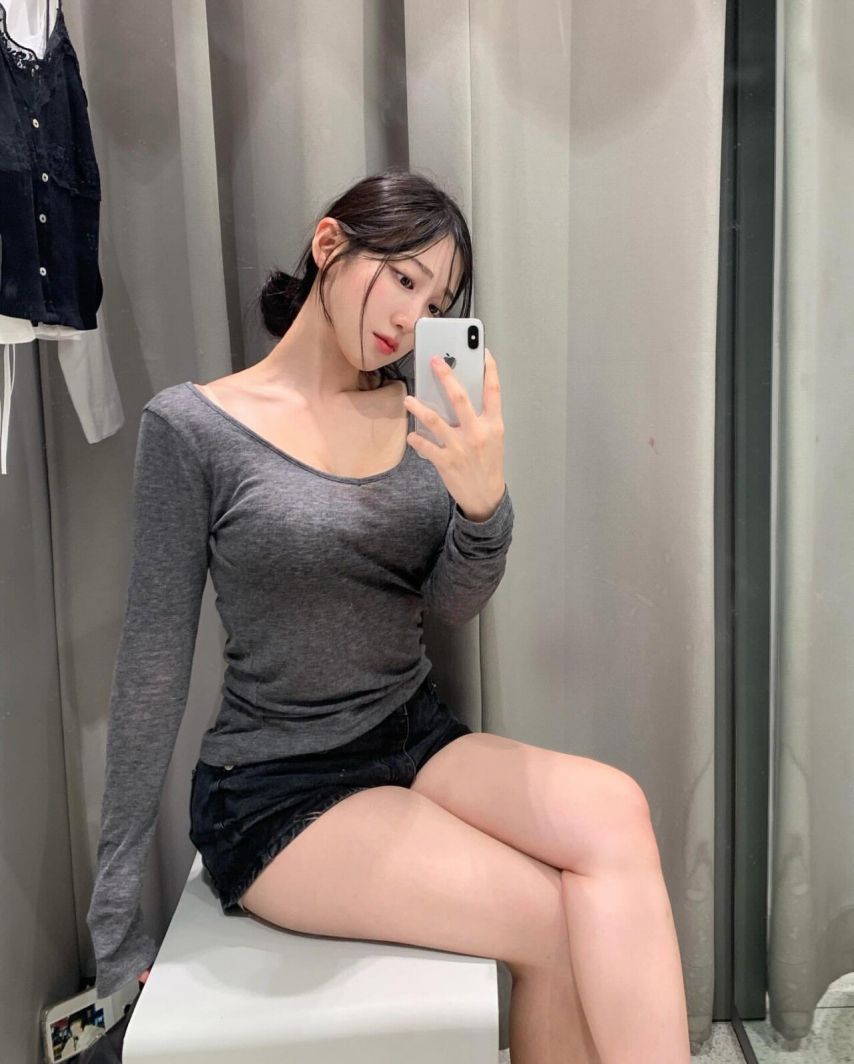 허벅지는 자신있다는 19만팔로워 민정님