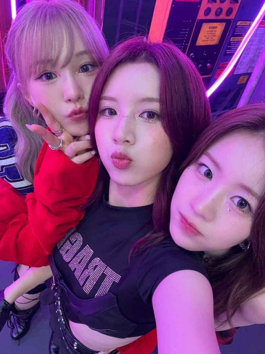 우연 WOOAH우아 030211 생일 with 나나 소라 루시 민서