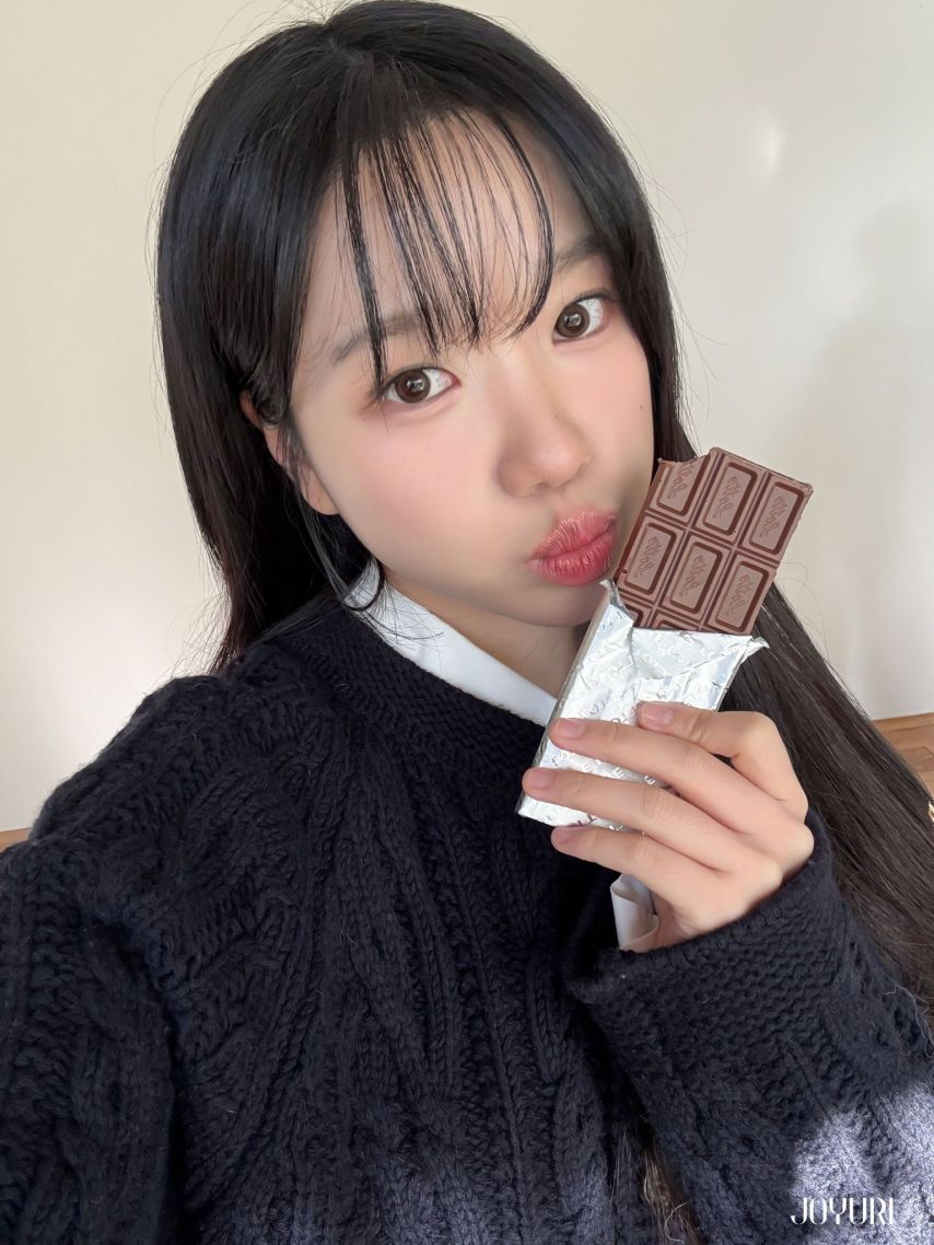 [아이즈원] 쪼꼬렛 먹는 조유리