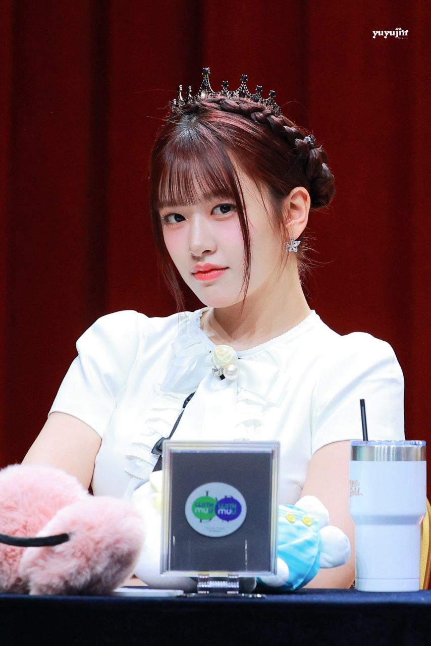 오늘자 귀여운 아이브 안유진