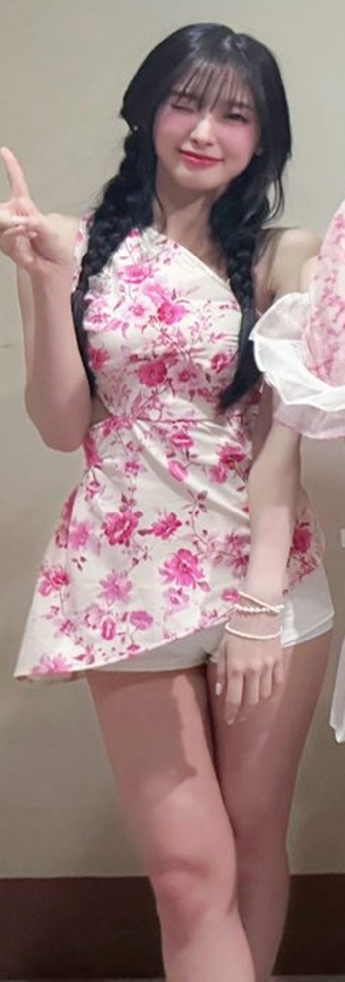 아린 또 엉밑살 최고치 경신!! 마닐라 워터밤 압도적 여왕 등극!!