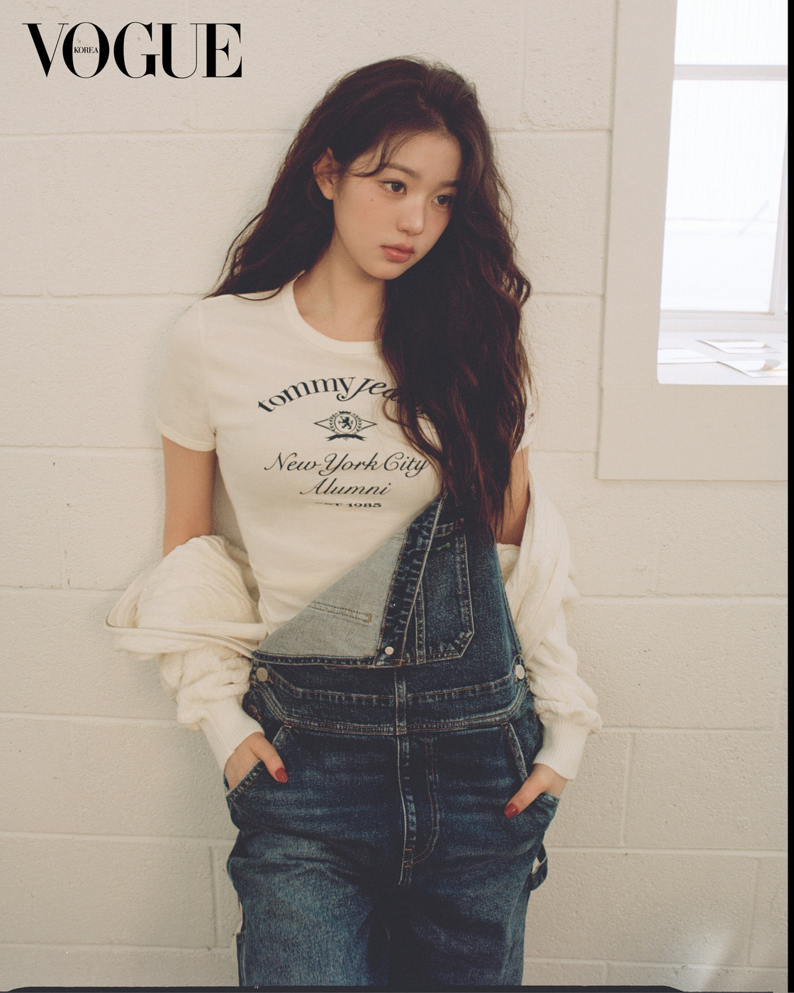 아이브 장원영 미친 미모의 보그 화보 매끈한 각선미 배꼽