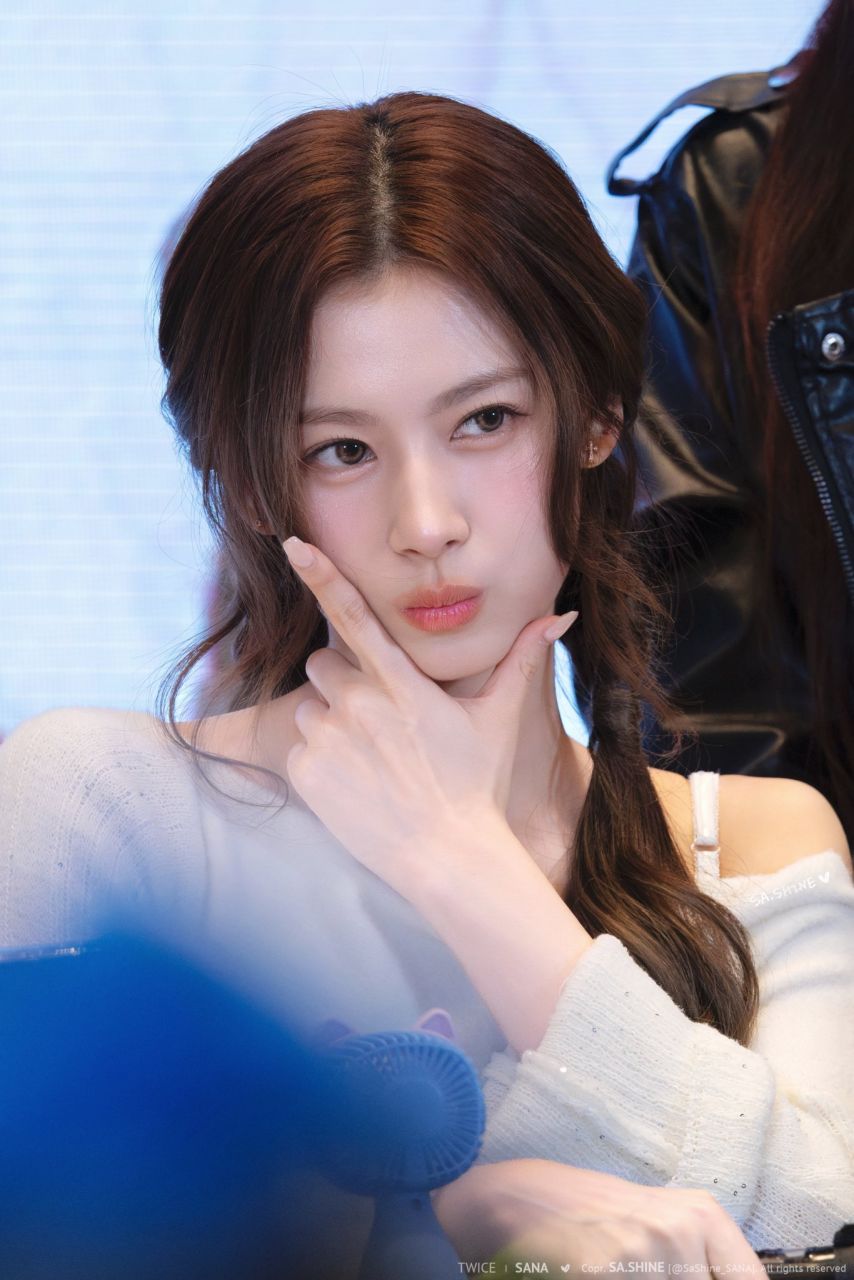 트와이스 사나