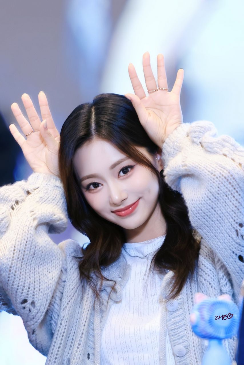 쯔위 미나 트와이스 250222
