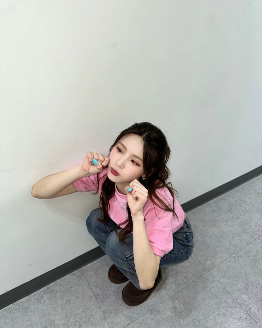 아이칠린 지윤,  채린