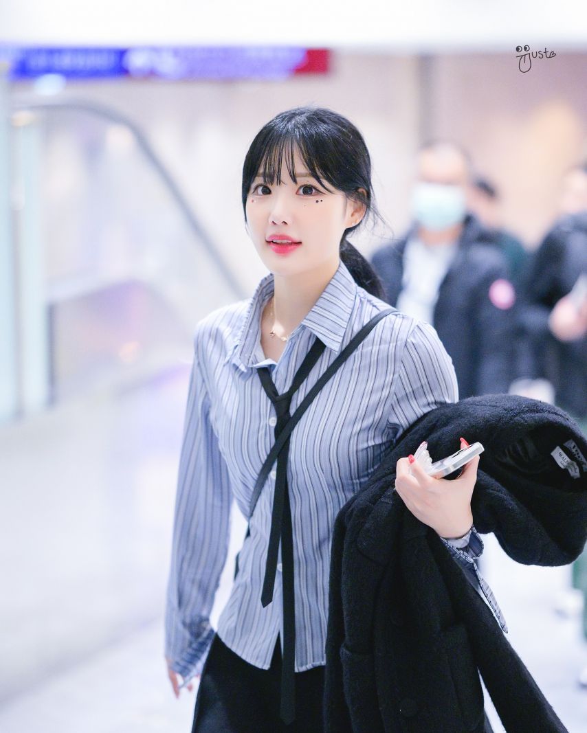 최홍라