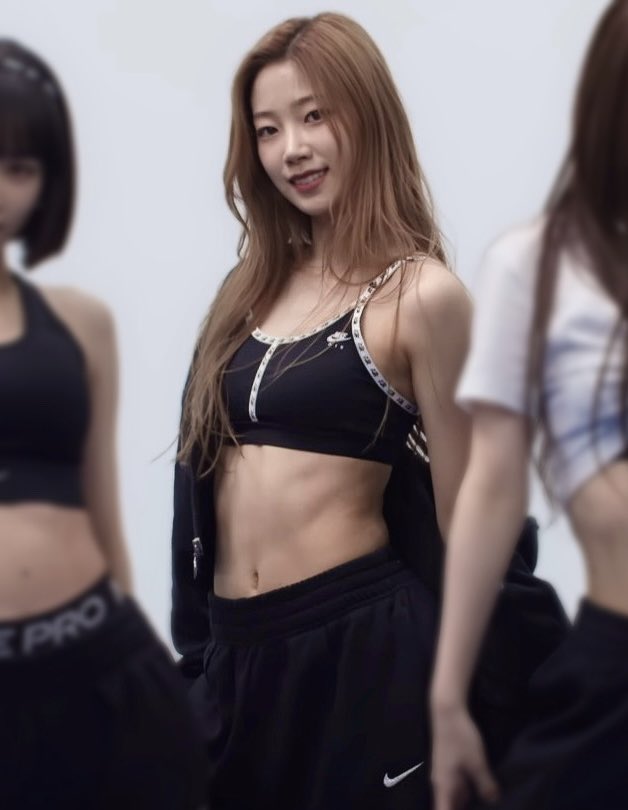 [르세라핌] 카즈하 배꼽