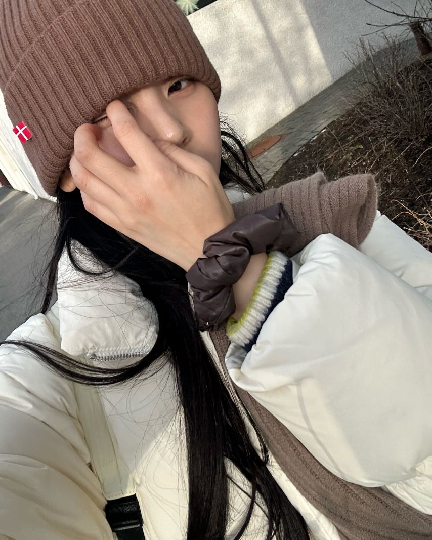 엄지 VIVIZ비비지 인별