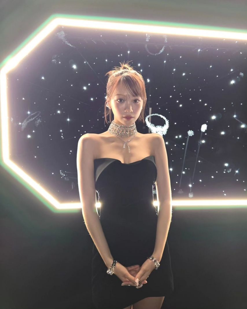 [르세라핌] 떡 벌어진 어깨  김채원