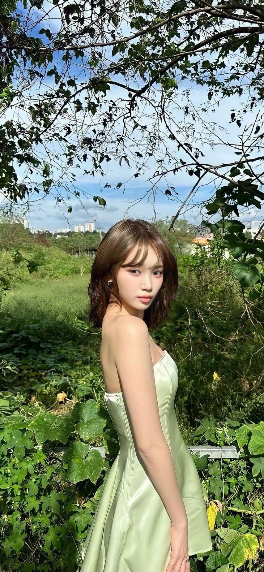 [르세라핌] 떡 벌어진 어깨  김채원