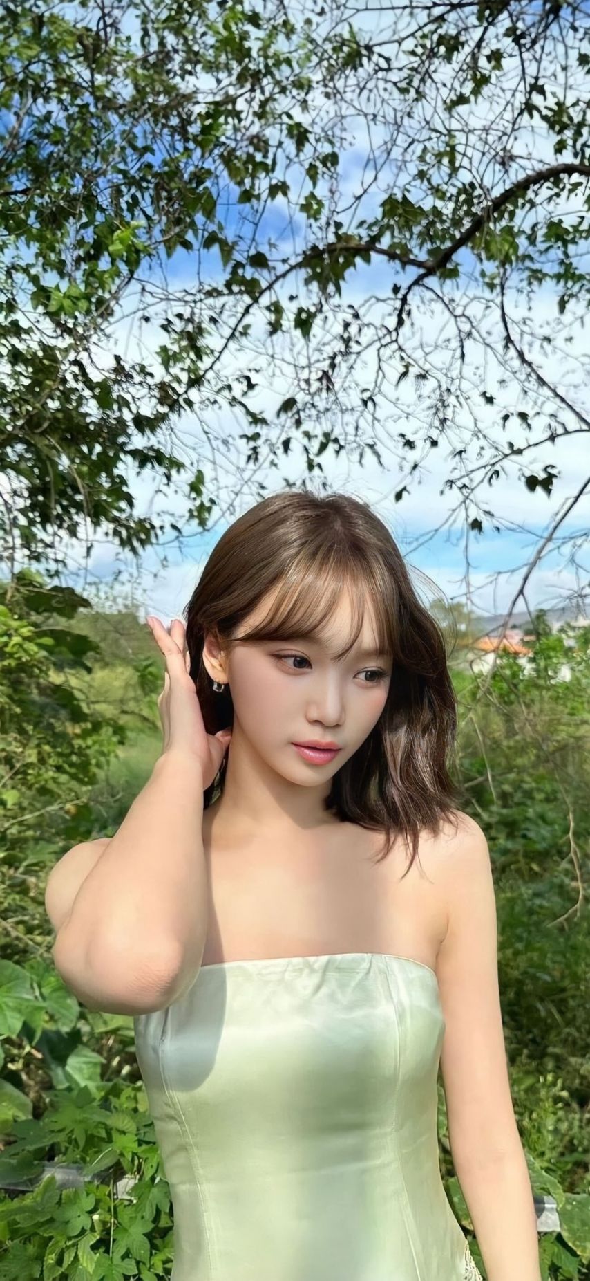 [르세라핌] 떡 벌어진 어깨  김채원
