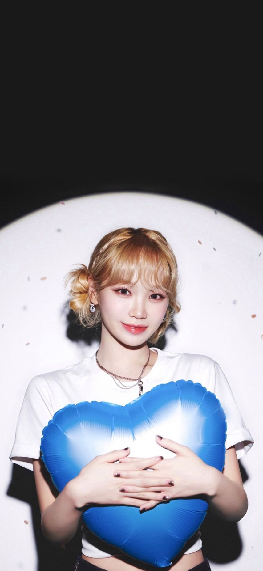 [르세라핌] 떡 벌어진 어깨  김채원
