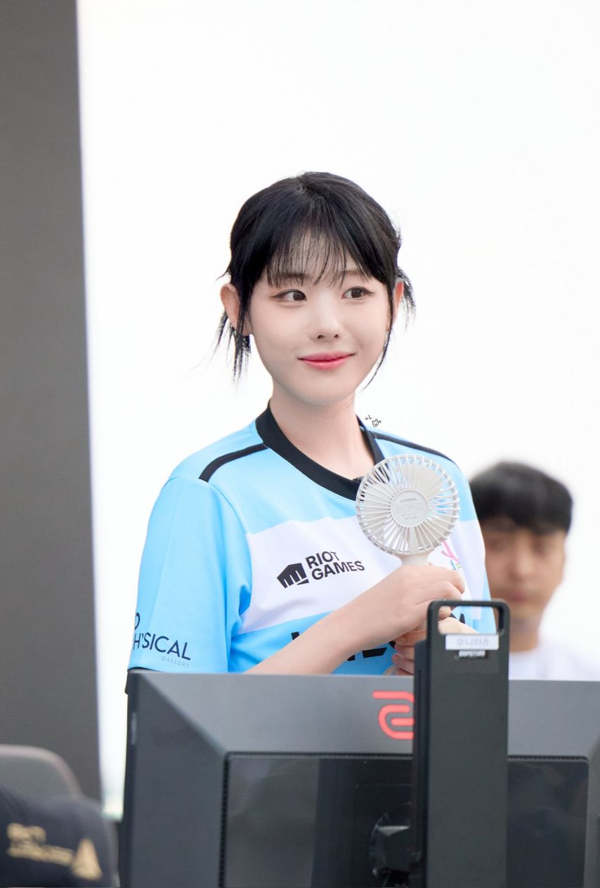 QWER 히나