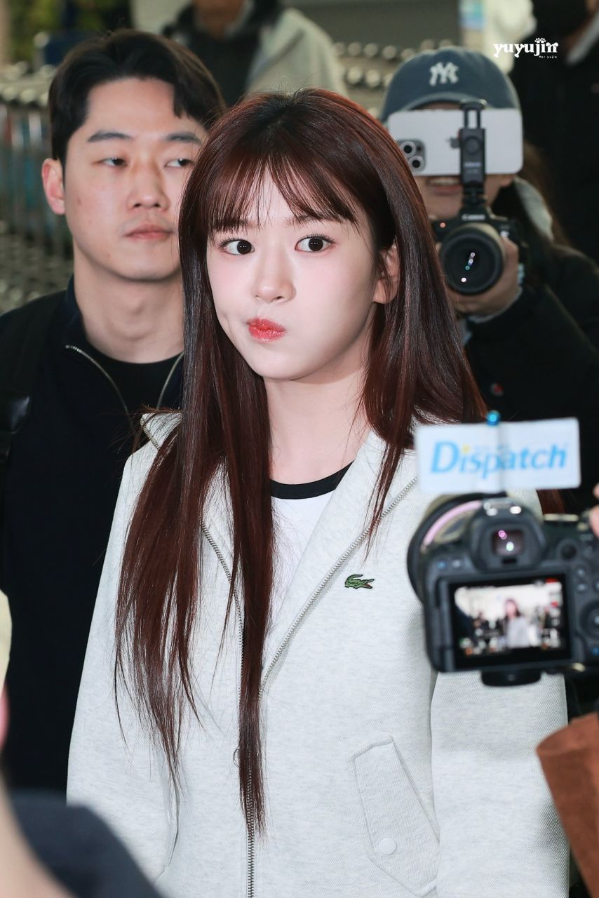 오늘자 파리로 출국하는 안유진(아이브)