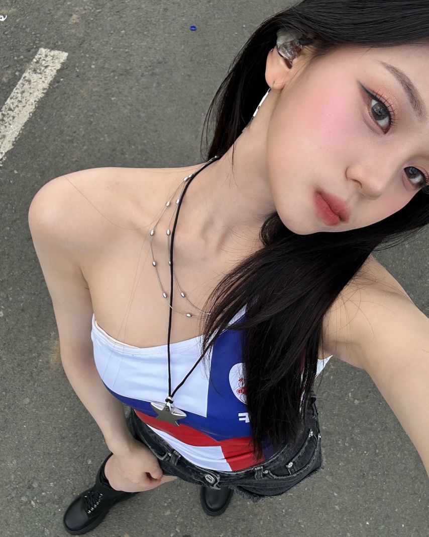 엄지 VIVIZ비비지 인별