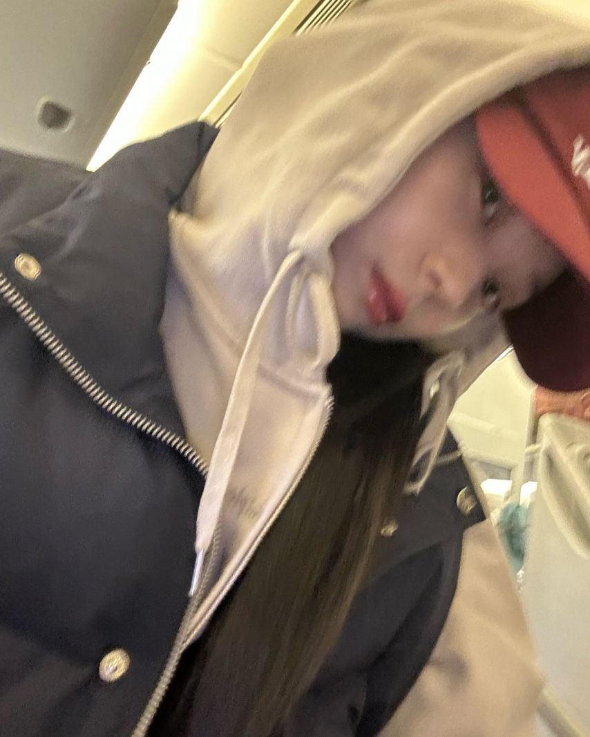 엄지 VIVIZ비비지 인별