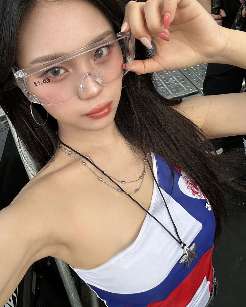 엄지 VIVIZ비비지 인별