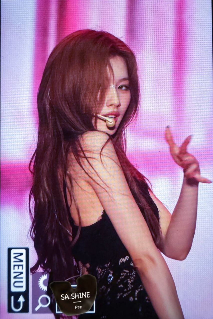 역시란 말이 나오는 트와이스 사나 란제리룩 섹시미