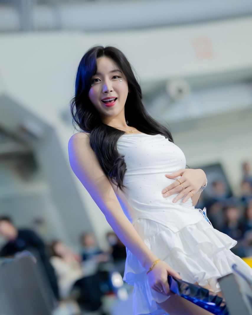 안지현