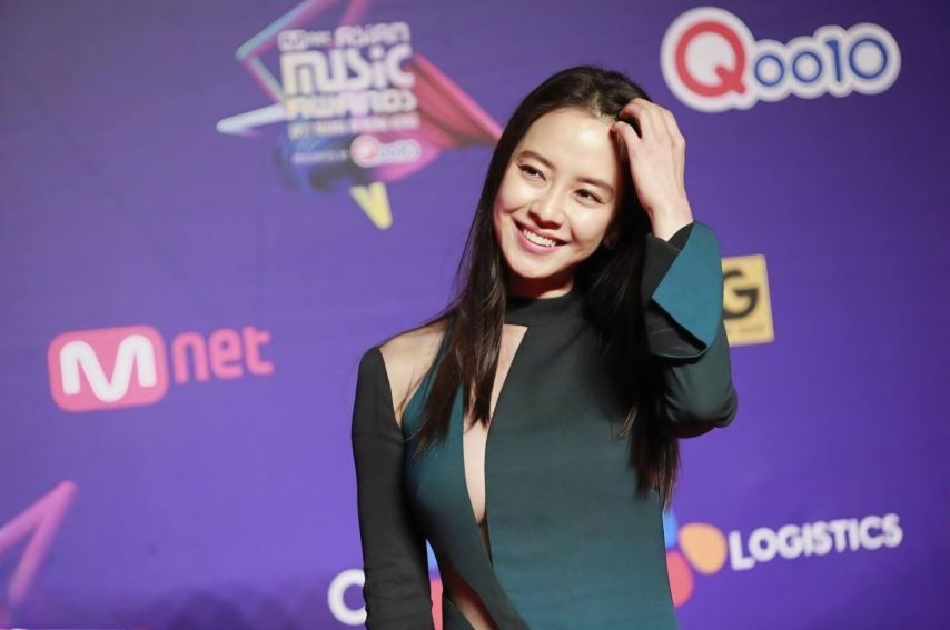 언더붑이 보일락말락 독특한 드레스 송지효