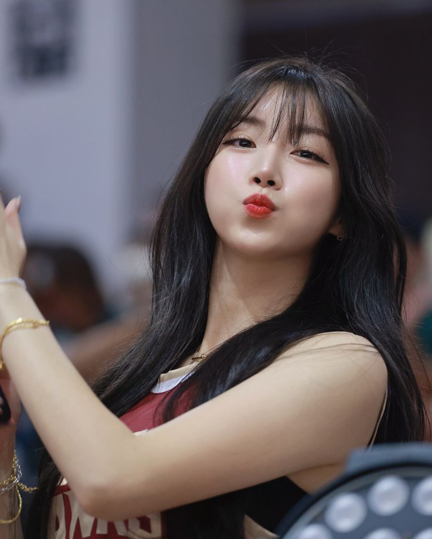 안지현