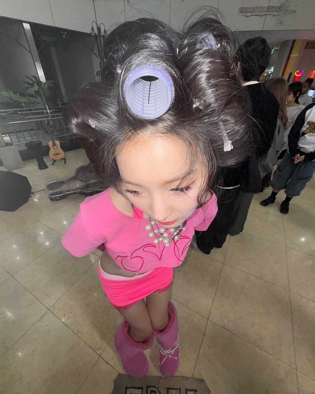 퇴폐미 넘치는 슬기...하늘색 + 흰 레이스 스타킹 밴드 야벅지