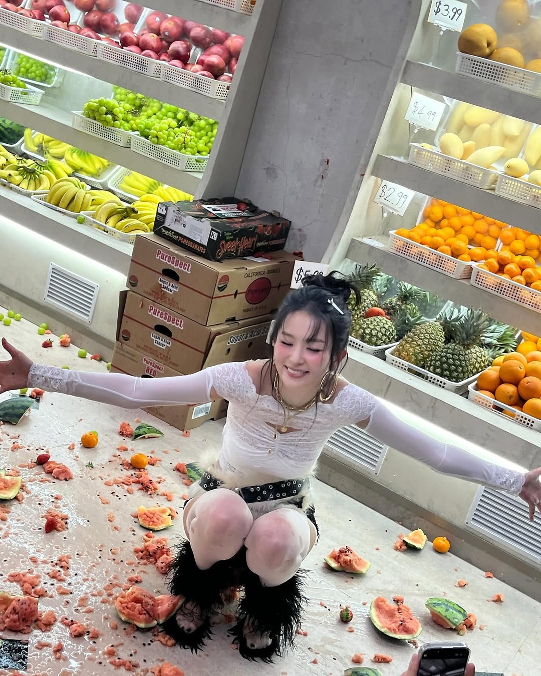 퇴폐미 넘치는 슬기...하늘색 + 흰 레이스 스타킹 밴드 야벅지