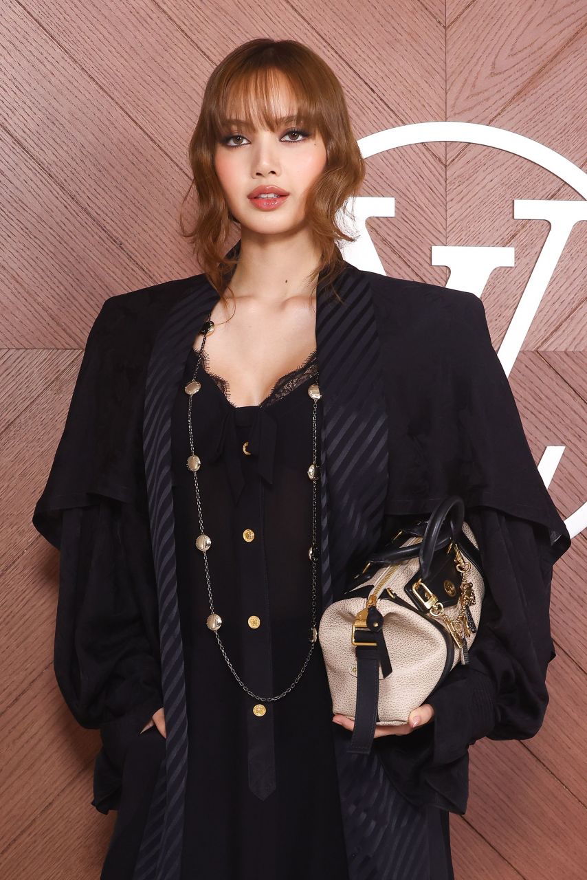 블랙핑크 리사_ 파리 패션위크 루이비통 FW25 패션쇼 고화질