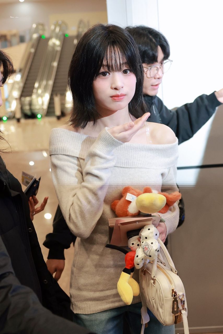 오늘자 머리스타일 단발로 바꿨다는 베이비몬스터 아현