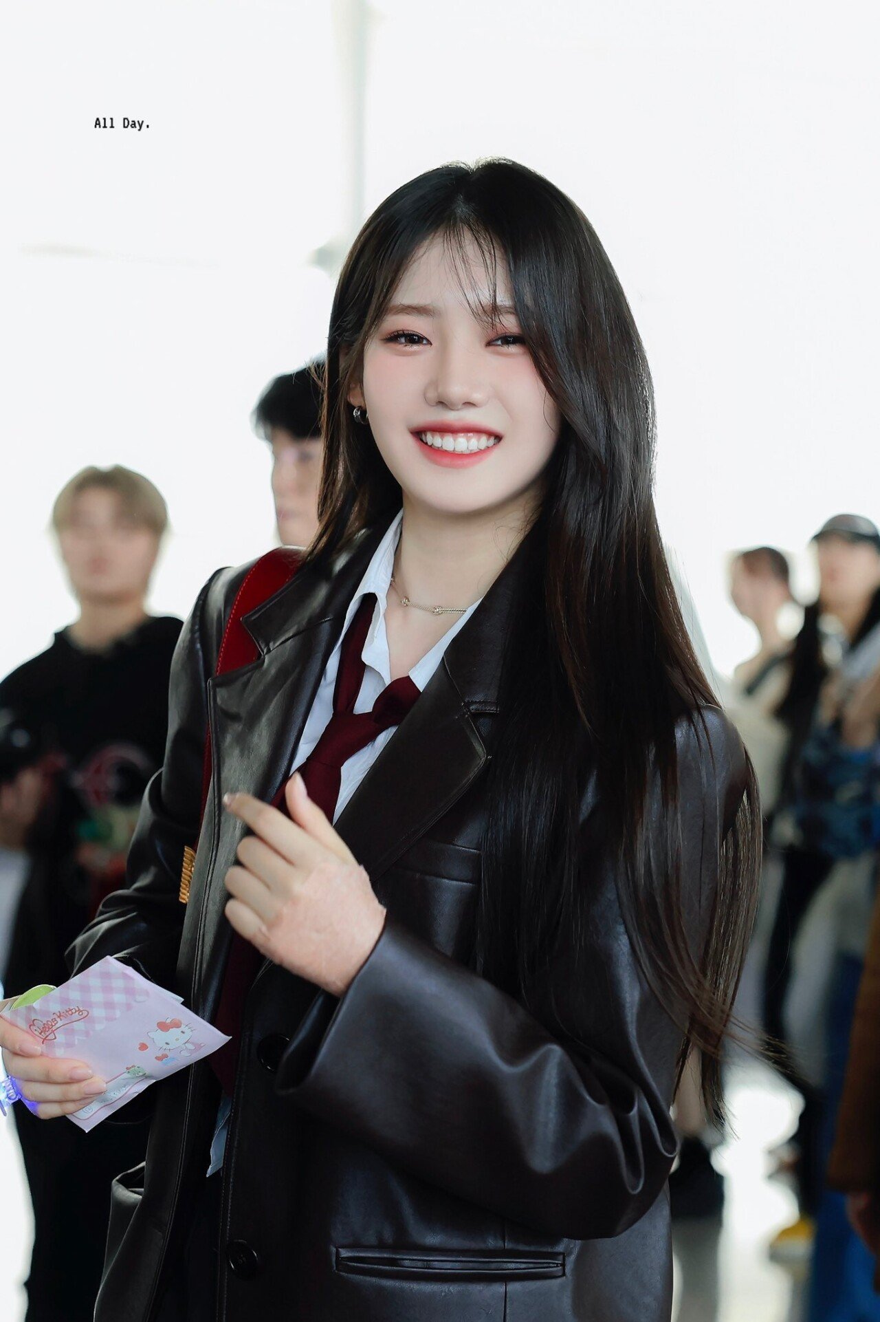 베이비몬스터 로라