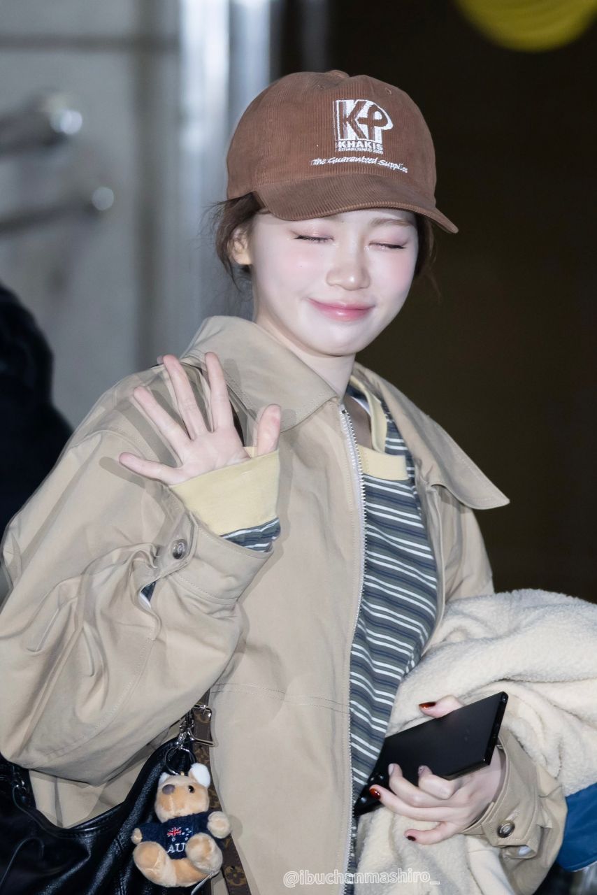 [르세라핌] 더 이상 귀여울수 없는 김채원  .... 뮤직뱅크 퇴근